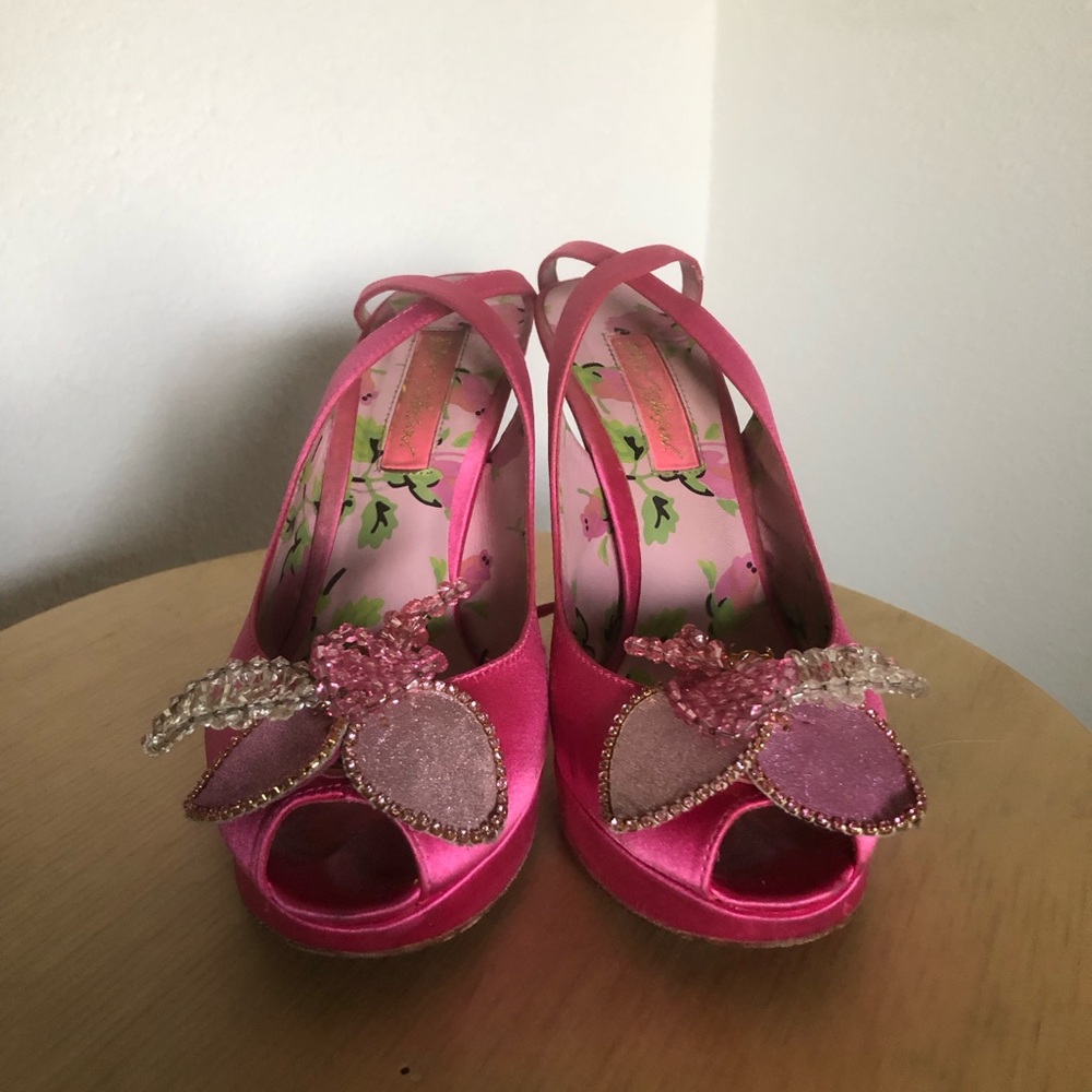 Betsey Johnson Pink “Stevie” Pumps Sz 6 - Picture 2 of 9